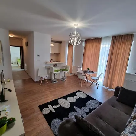 Апартаменти Sahara Sands Loft Private Parking *