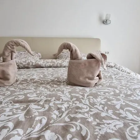 Sahara Sands Loft Private Parking